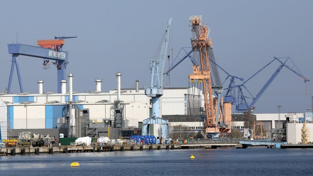 https://germany.detailzero.com/news/24680/Repair-shop-for-the-navy-The-federal-government-wants-to-submit-an-offer-for-the-Rostock-shipyard.html