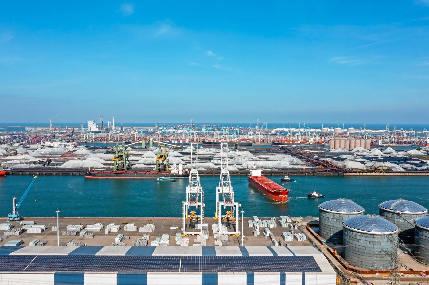 https://www.marinelink.com/news/rotterdam-port-new-metering-system-500510