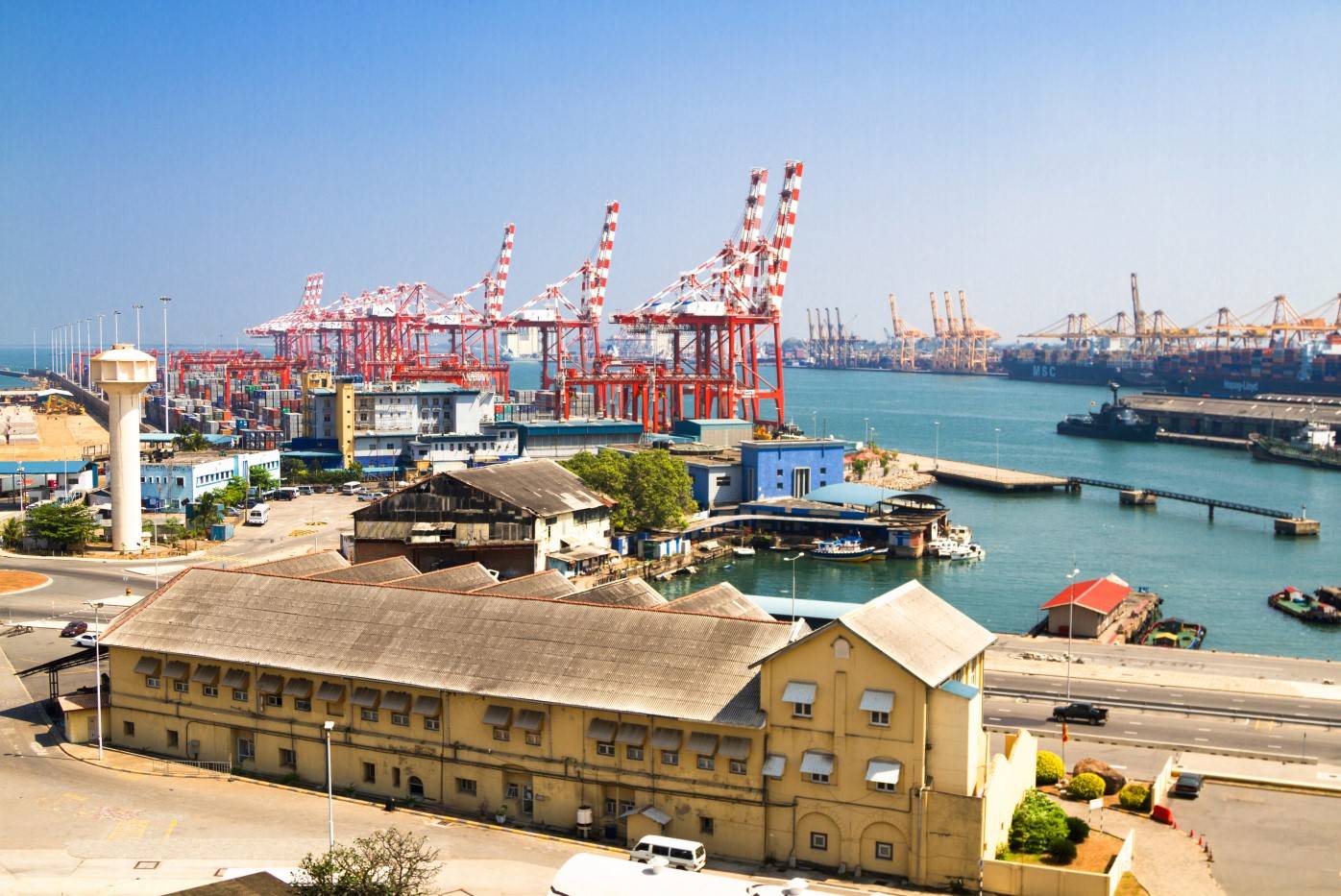 https://www.marinelink.com/news/sri-lanka-starts-construction-m-port-500810