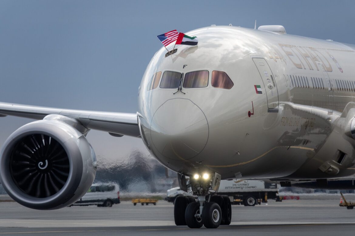 Etihad_Inaugural-Boston-Flight.jpg-Photo-Etihad-Cargo-scaled
