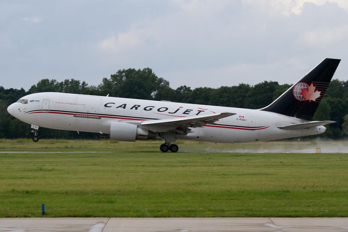 C-FGAJ_(7733720520)