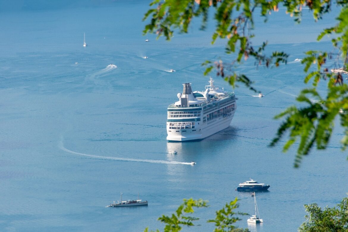 ferry-4607185_1920